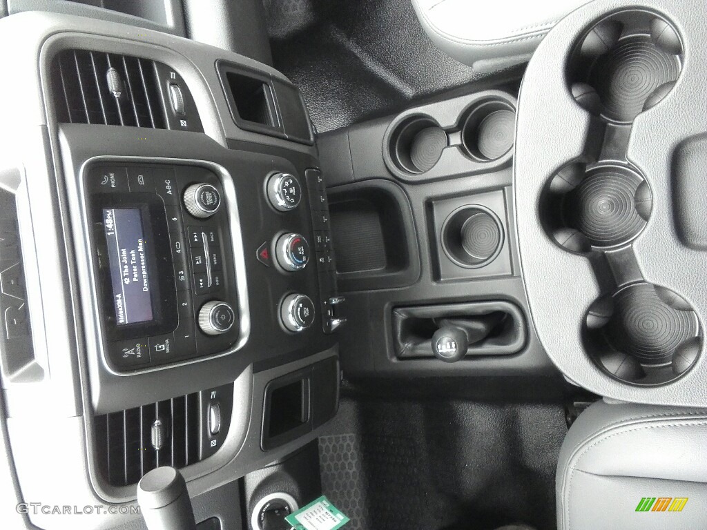 2017 Ram 4500 Tradesman Crew Cab 4x4 Chassis Controls Photo #120076062
