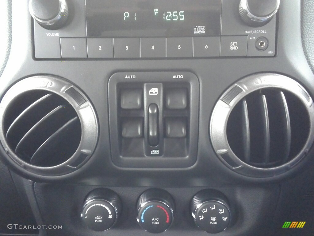 2017 Jeep Wrangler Unlimited Sport 4x4 RHD Controls Photo #120077748