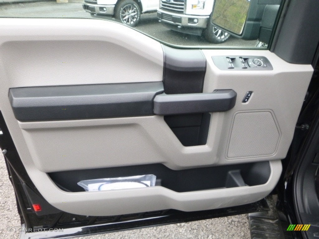 2017 F150 XL SuperCab 4x4 - Shadow Black / Black photo #12