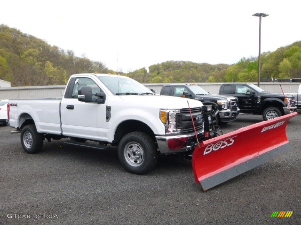 2017 F250 Super Duty XL Regular Cab 4x4 - Oxford White / Medium Earth Gray photo #3