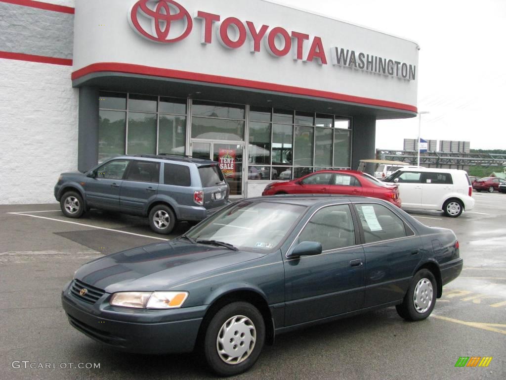 Dark Green Metallic Toyota Camry