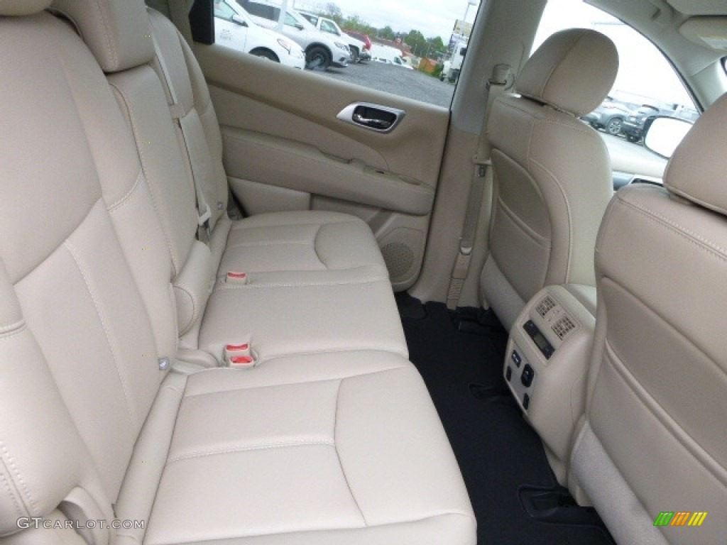 2017 Pathfinder SL 4x4 - Pearl White / Almond photo #6