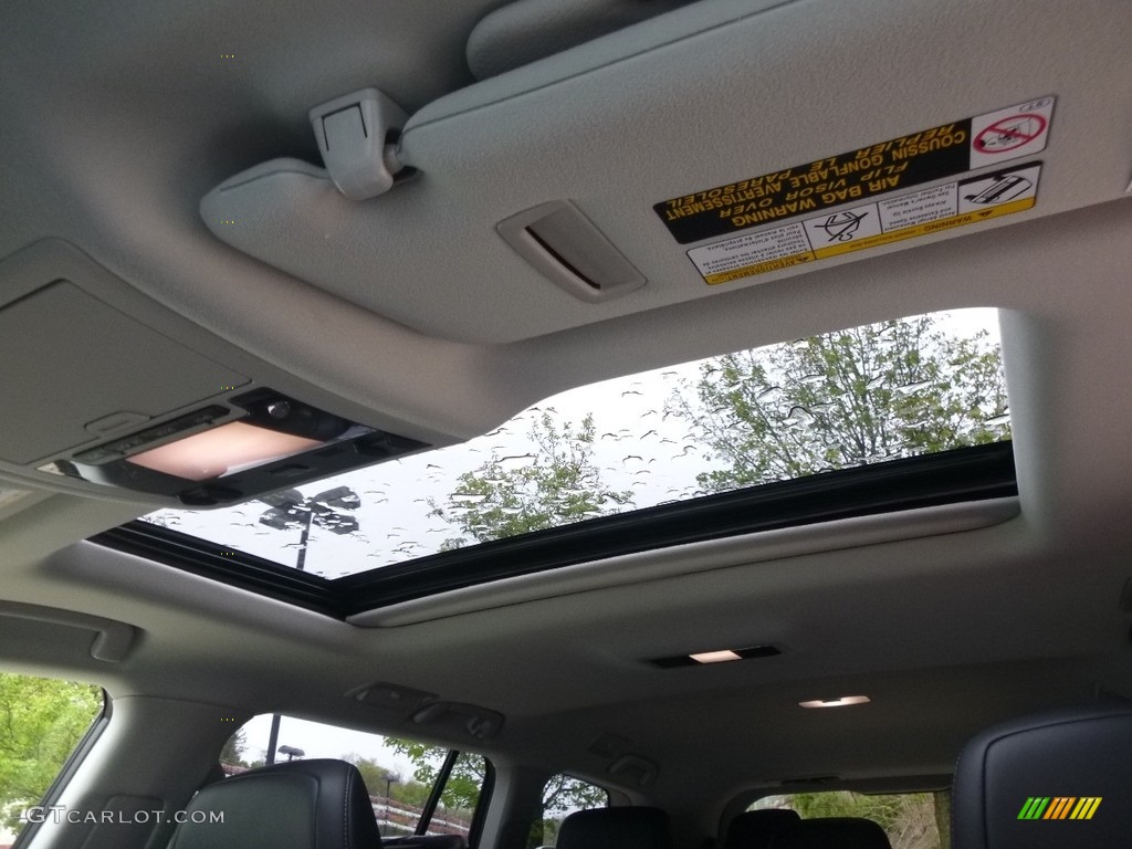 2017 Toyota Land Cruiser 4WD Sunroof Photos