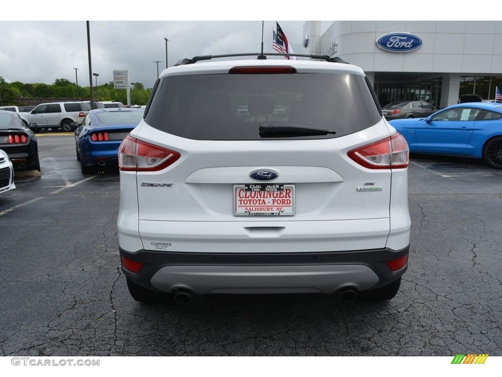 2014 Escape SE 2.0L EcoBoost - Oxford White / Medium Light Stone photo #4