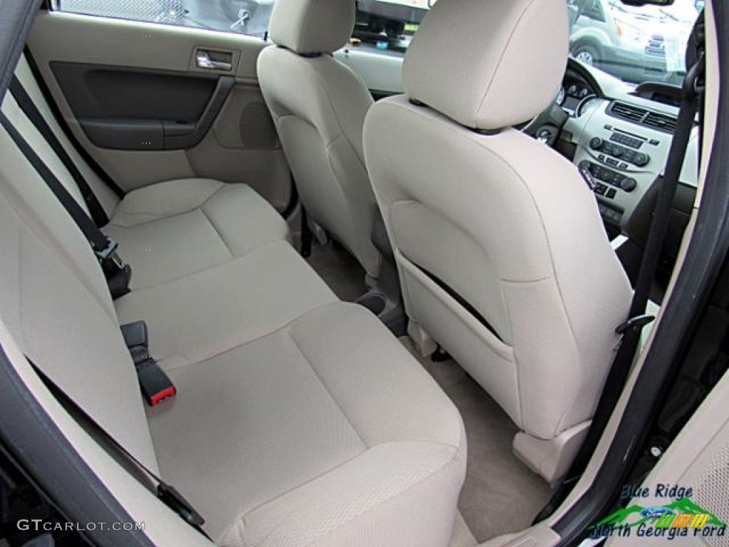 2010 Focus SES Sedan - Ebony Black / Medium Stone photo #30