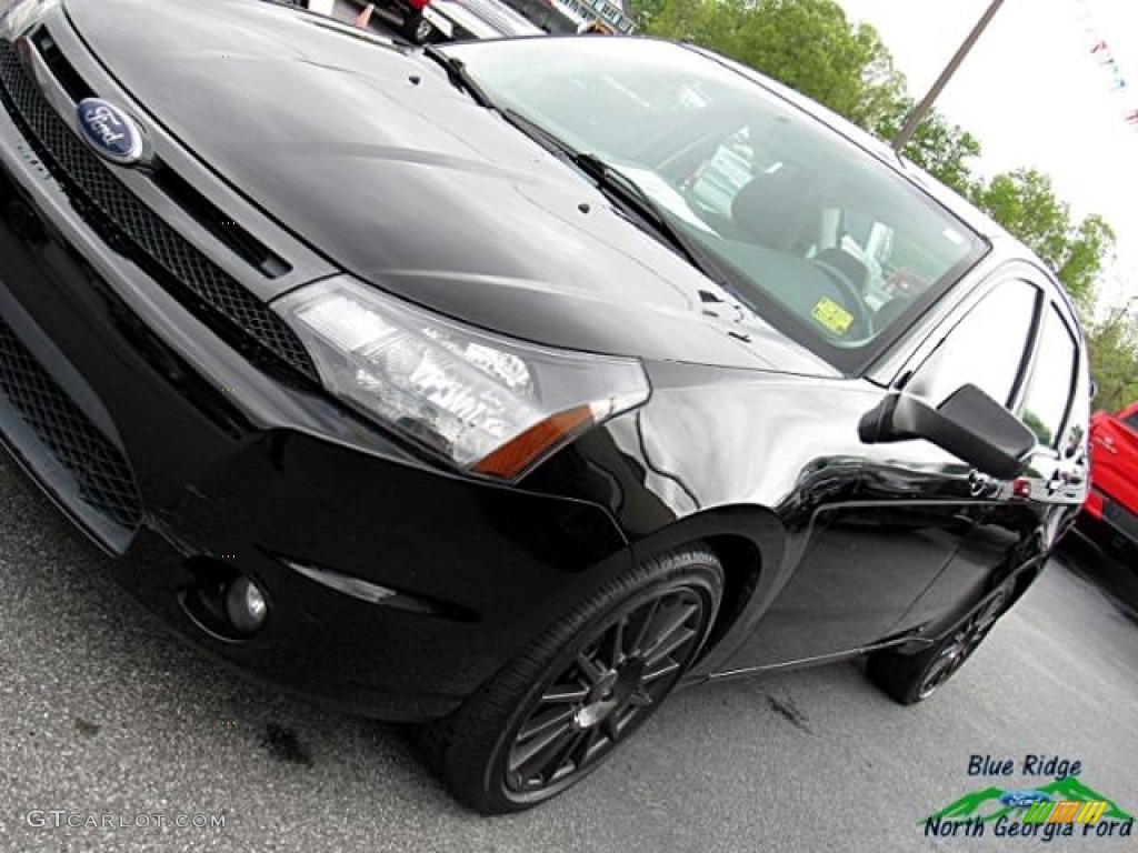 2010 Focus SES Sedan - Ebony Black / Medium Stone photo #31