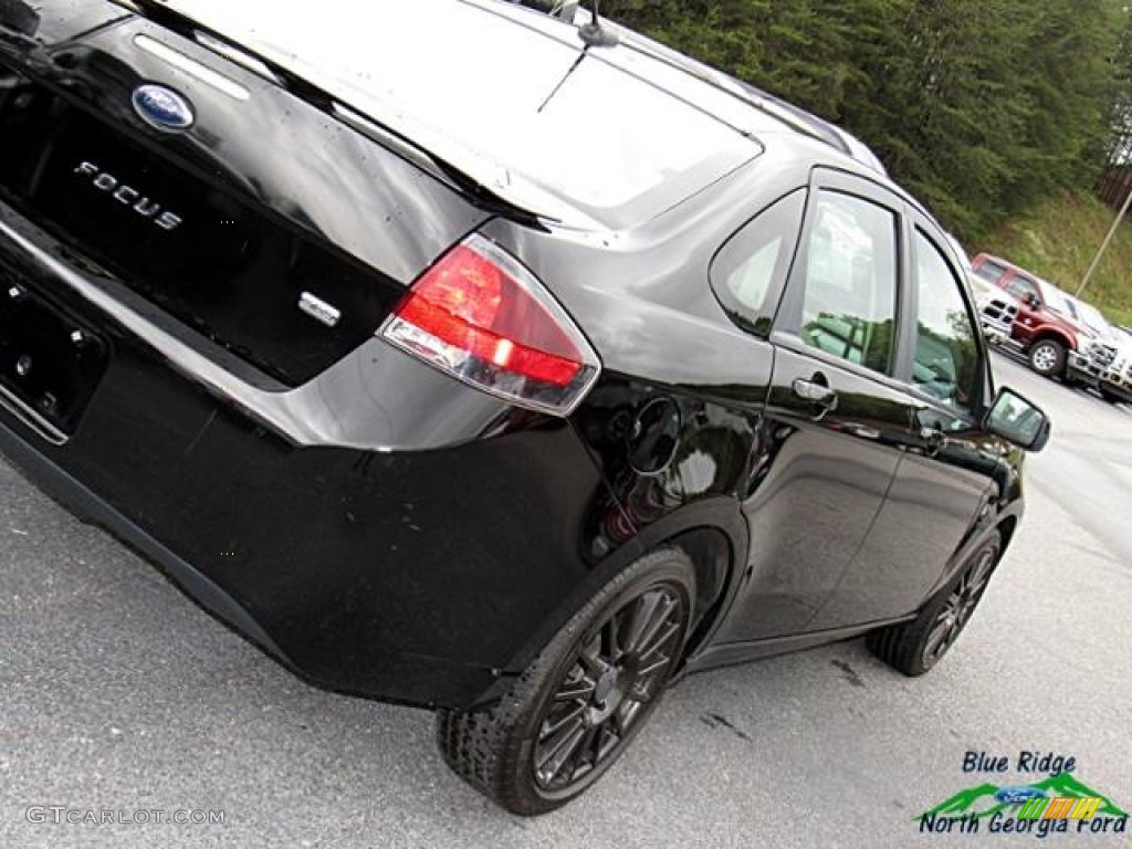 2010 Focus SES Sedan - Ebony Black / Medium Stone photo #33