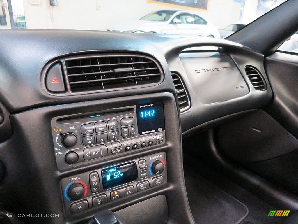 2000 Corvette Coupe - Light Pewter Metallic / Black photo #20