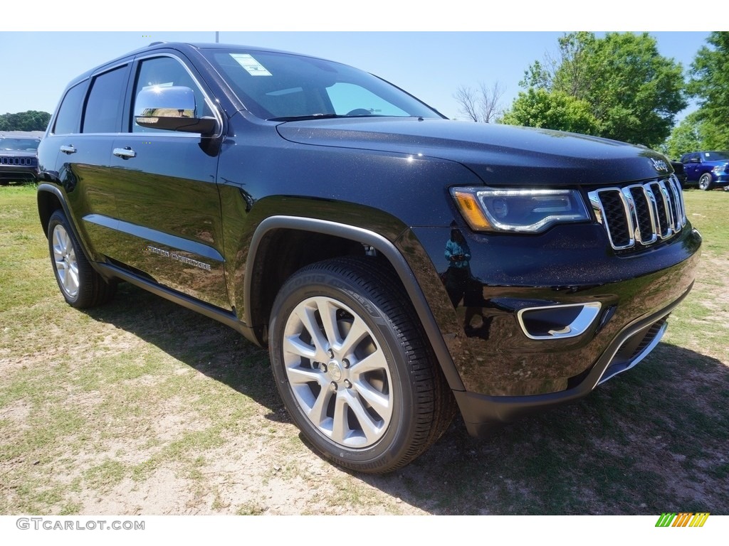 2017 Grand Cherokee Limited 4x4 - Diamond Black Crystal Pearl / Black/Light Frost Beige photo #4