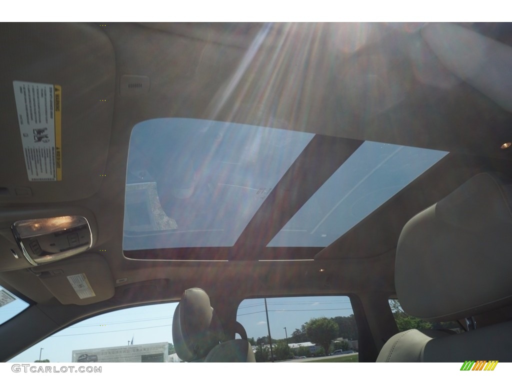 2017 Grand Cherokee Limited 4x4 - Diamond Black Crystal Pearl / Black/Light Frost Beige photo #8