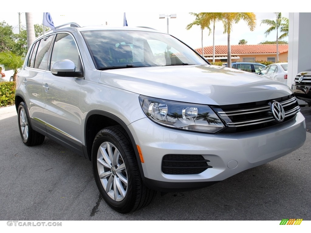 2017 Tiguan Wolfsburg - Reflex Silver Metallic / Charcoal photo #2