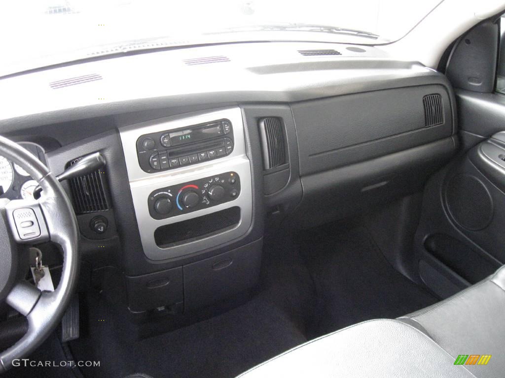 2005 Ram 1500 Sport Quad Cab - Bright Silver Metallic / Dark Slate Gray photo #19