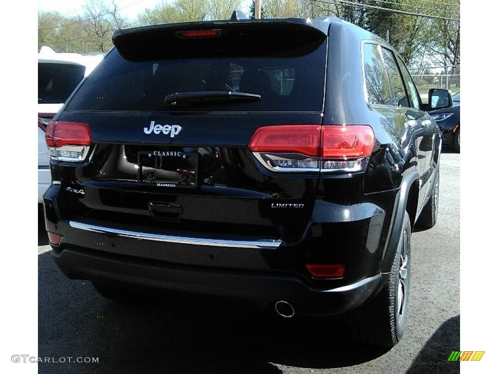 2017 Grand Cherokee Limited 4x4 - Diamond Black Crystal Pearl / Black photo #1