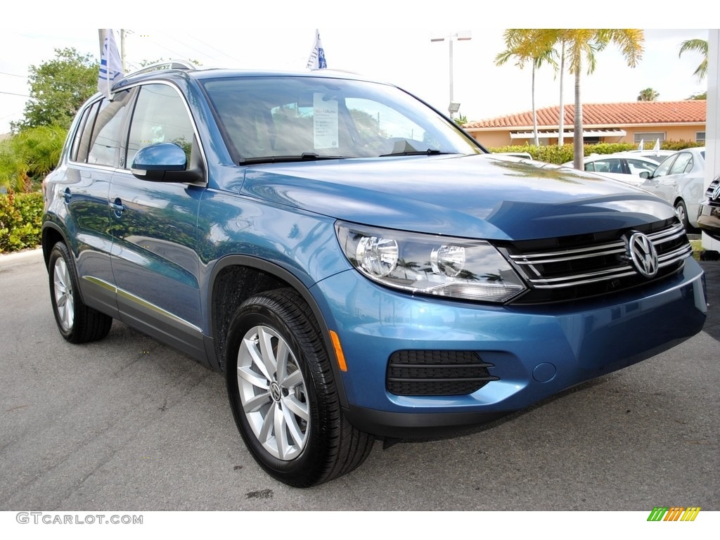 2017 Tiguan Wolfsburg - Pacific Blue Metallic / Sandstone photo #2