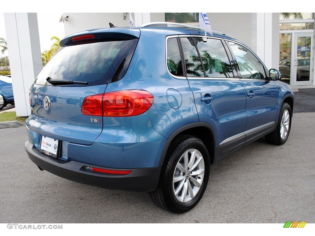 2017 Tiguan Wolfsburg - Pacific Blue Metallic / Sandstone photo #10