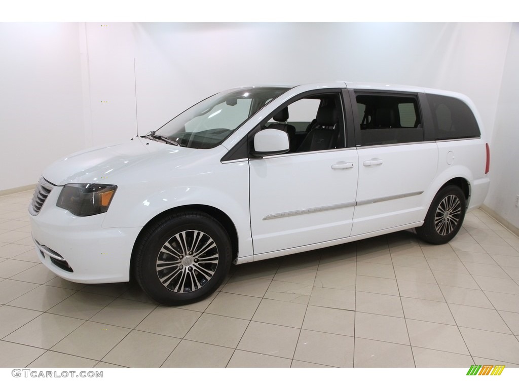 2014 Chrysler Town & Country S Exterior Photos