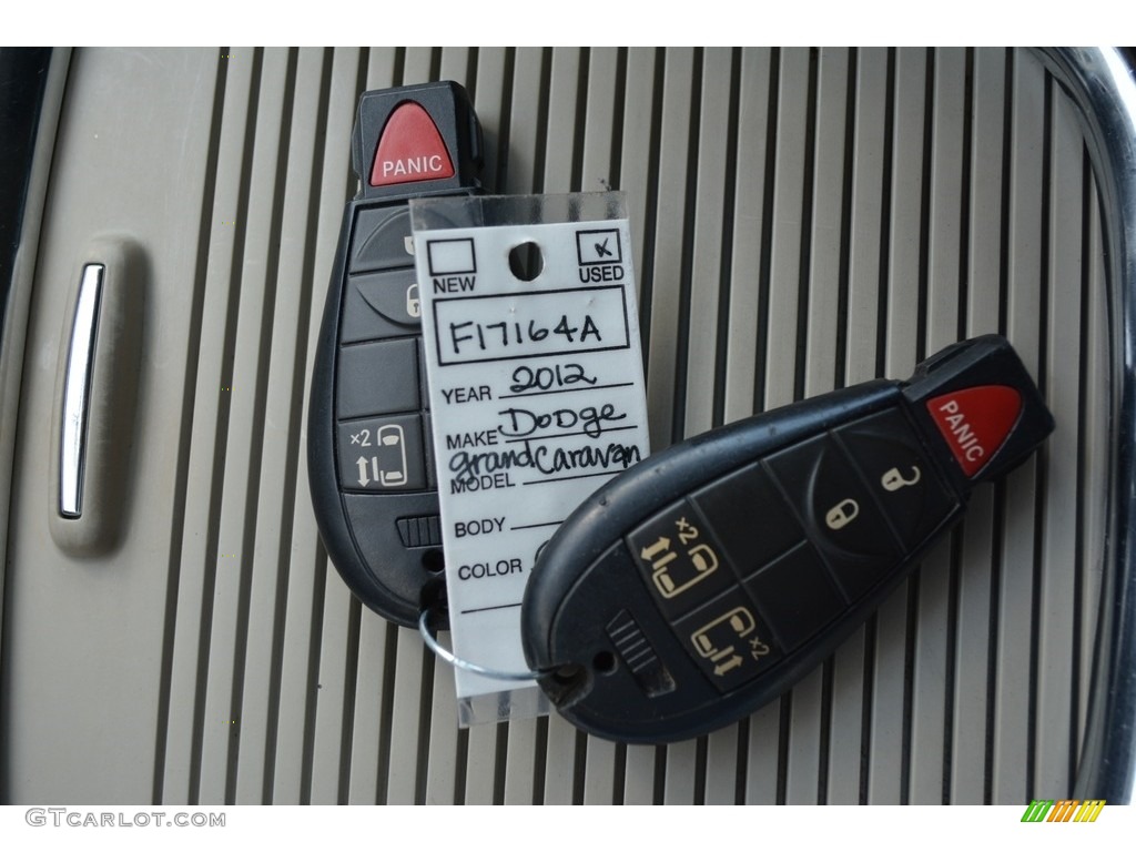 2012 Grand Caravan Crew - Dark Charcoal Pearl / Black/Light Graystone photo #25