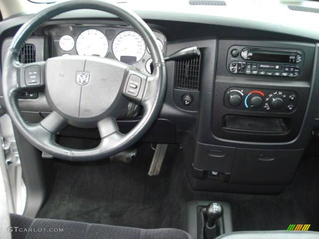 2004 Ram 1500 SLT Quad Cab 4x4 - Bright Silver Metallic / Dark Slate Gray photo #12