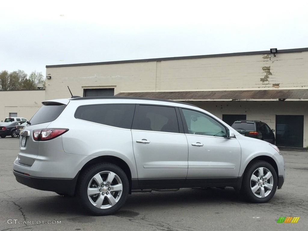 2017 Traverse LT AWD - Silver Ice Metallic / Ebony photo #4