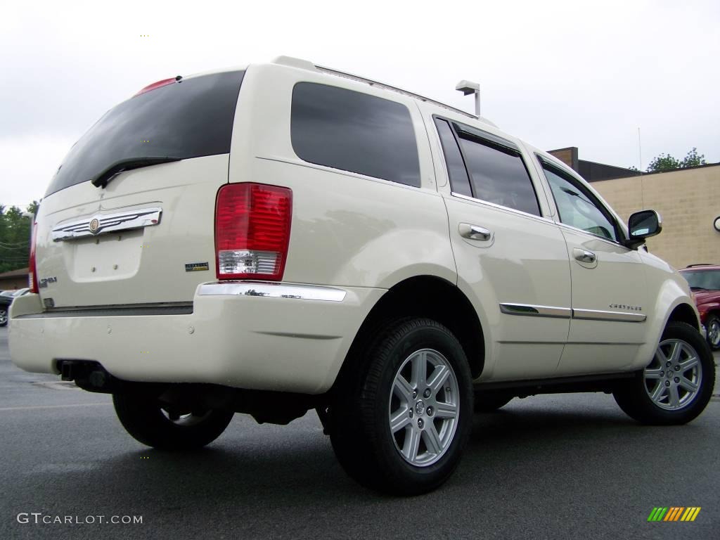 2007 Aspen Limited 4WD - Cool Vanilla White / Dark Slate Gray/Light Slate Gray photo #3