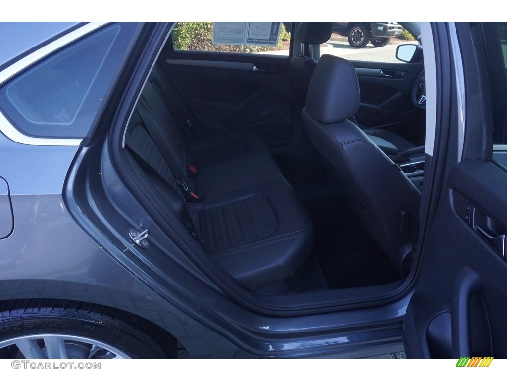 2015 Passat SE Sedan - Platinum Gray Metallic / Titan Black photo #20
