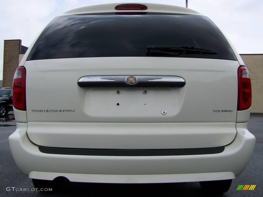 2007 Town & Country Touring - Cool Vanilla White / Dark Khaki/Light Graystone photo #9