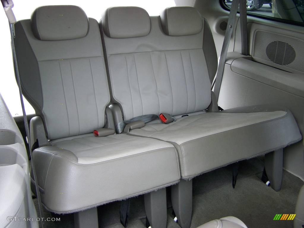 2007 Town & Country Touring - Cool Vanilla White / Dark Khaki/Light Graystone photo #13