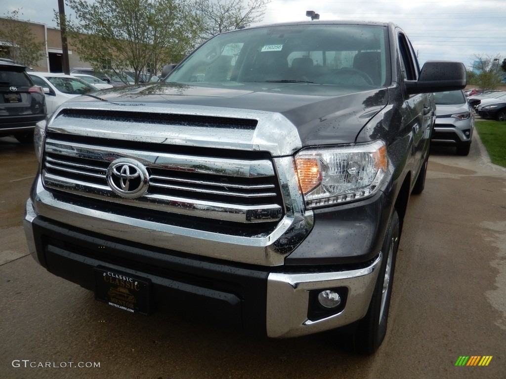 2017 Tundra SR5 Double Cab 4x4 - Magnetic Gray Metallic / Graphite photo #1