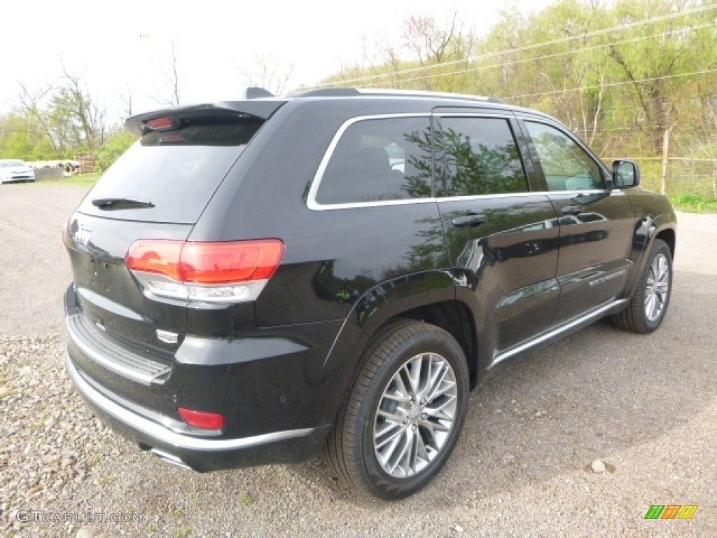 2017 Grand Cherokee Summit 4x4 - Diamond Black Crystal Pearl / Black photo #5