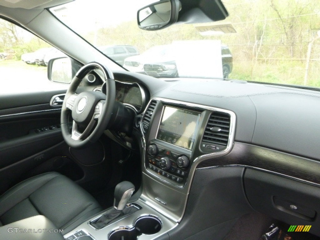 2017 Grand Cherokee Summit 4x4 - Diamond Black Crystal Pearl / Black photo #9