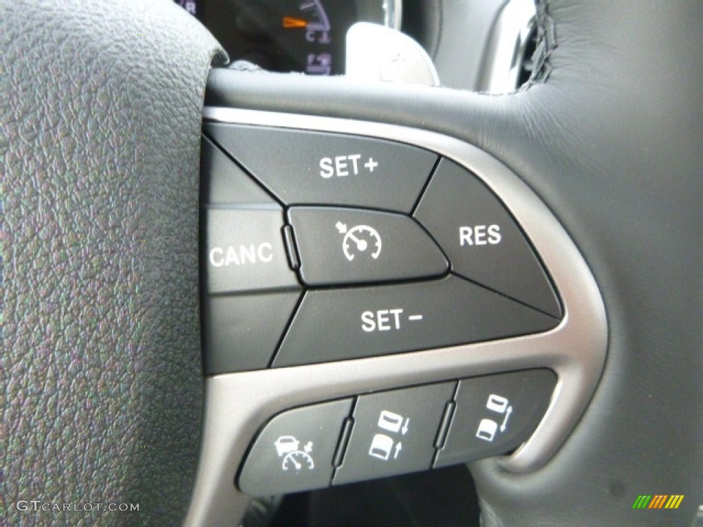 2017 Grand Cherokee Summit 4x4 - Diamond Black Crystal Pearl / Black photo #18