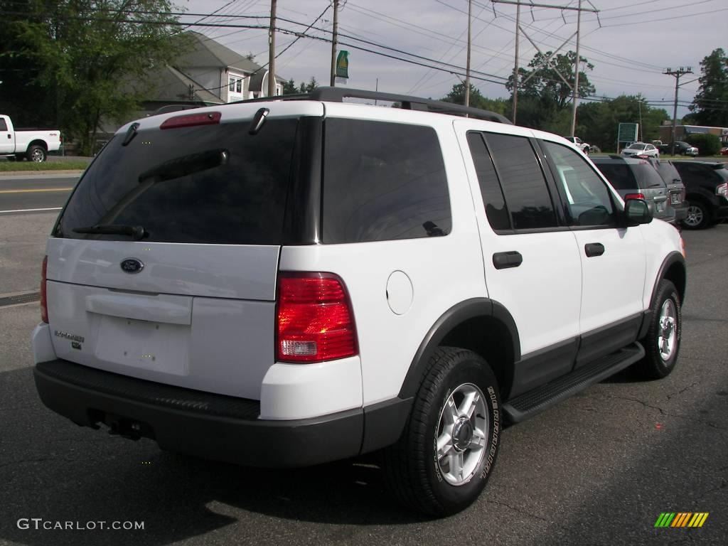 2003 Explorer XLT 4x4 - Oxford White / Medium Parchment Beige photo #3