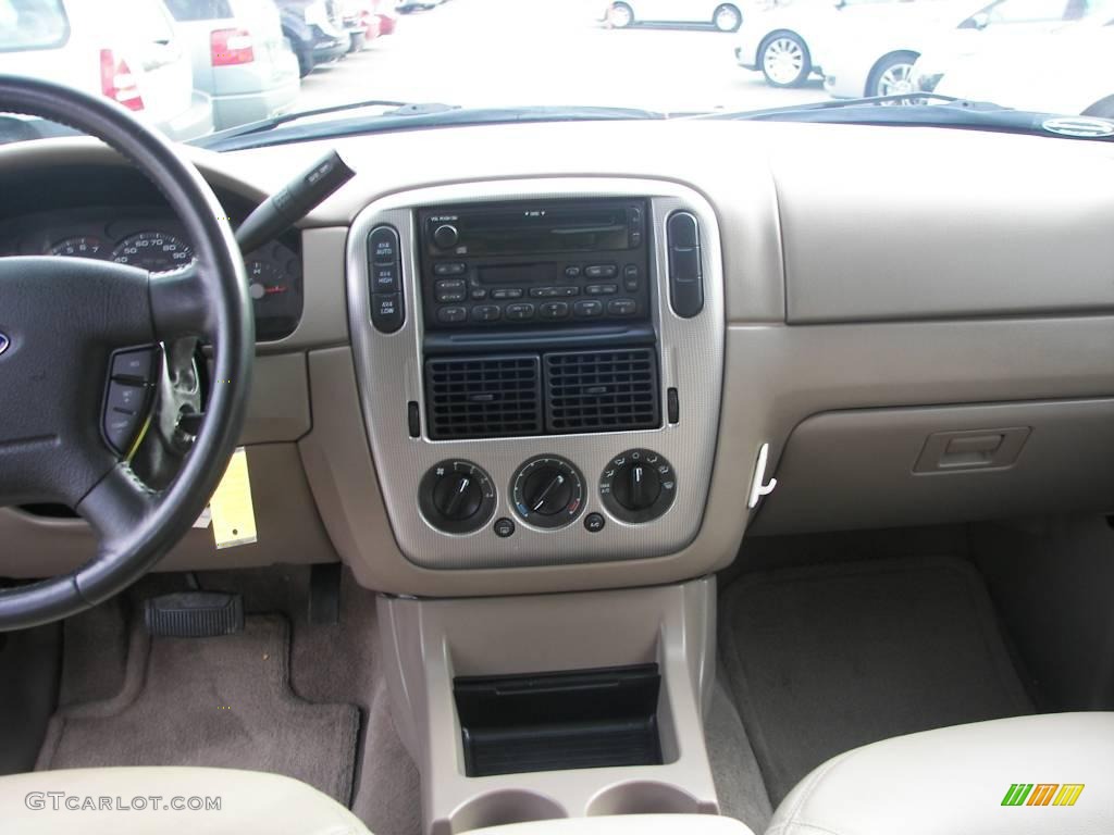 2003 Explorer XLT 4x4 - Oxford White / Medium Parchment Beige photo #18