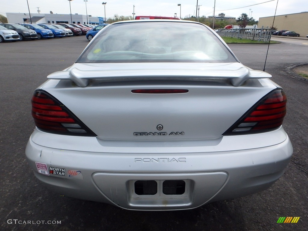 2003 Grand Am SE Sedan - Galaxy Silver Metallic / Dark Pewter photo #3
