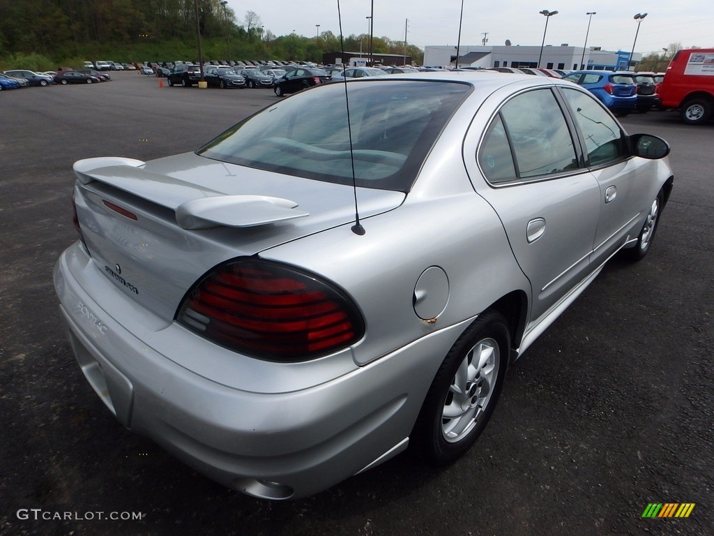 2003 Grand Am SE Sedan - Galaxy Silver Metallic / Dark Pewter photo #4