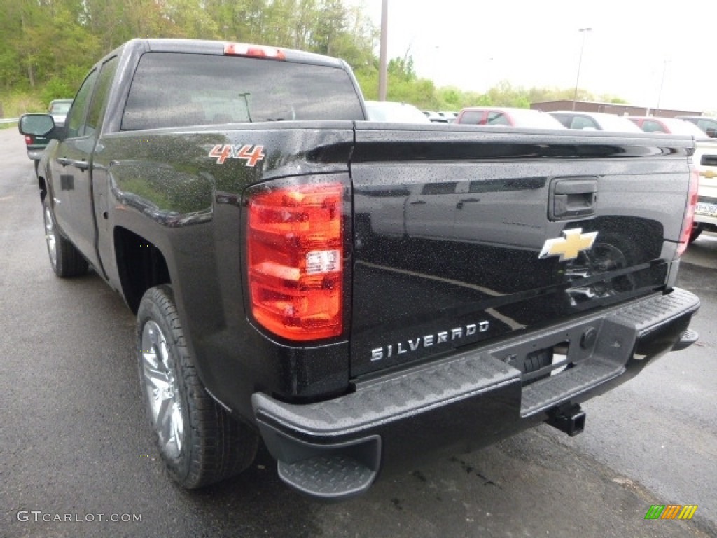 2017 Silverado 1500 Custom Double Cab 4x4 - Black / Dark Ash/Jet Black photo #4