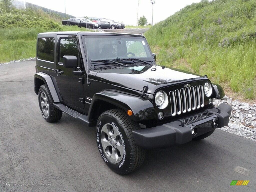 2017 Wrangler Sahara 4x4 - Black / Black photo #4