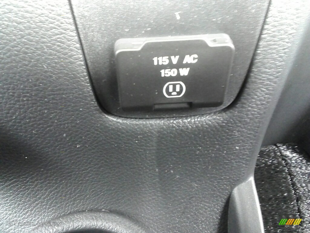 2017 Wrangler Sahara 4x4 - Black / Black photo #20