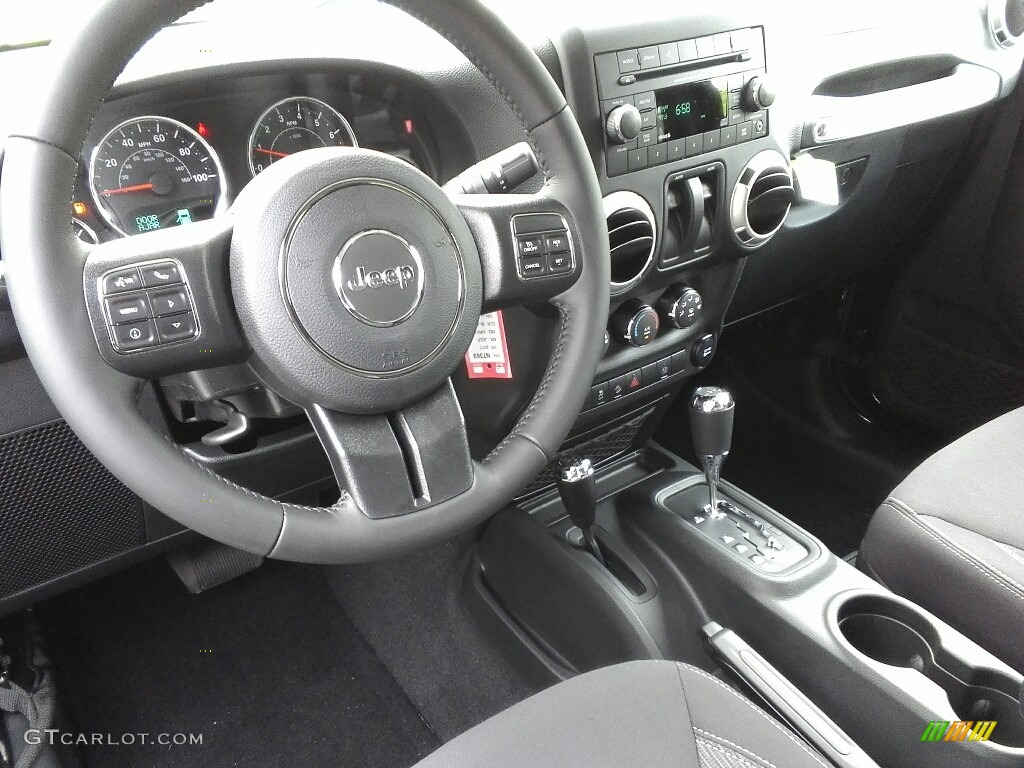 2017 Wrangler Sahara 4x4 - Black / Black photo #23