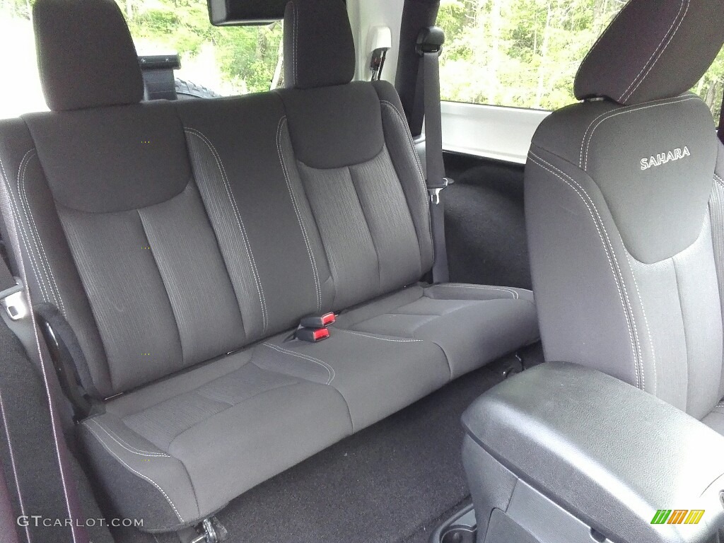 2017 Wrangler Sahara 4x4 - Black / Black photo #25