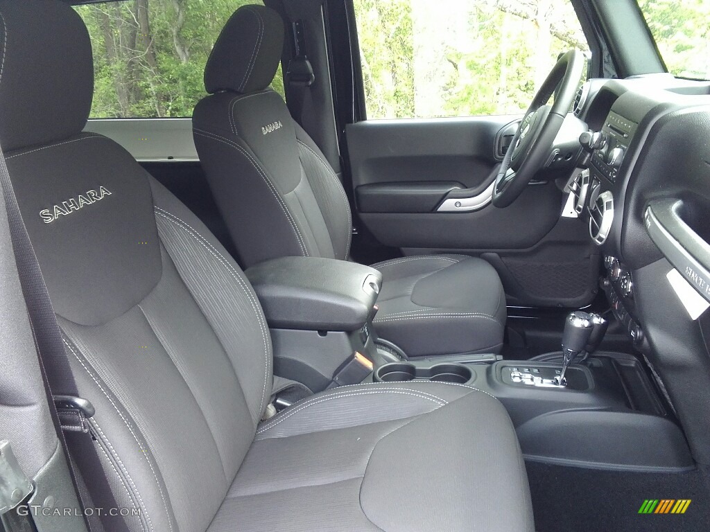 2017 Wrangler Sahara 4x4 - Black / Black photo #26