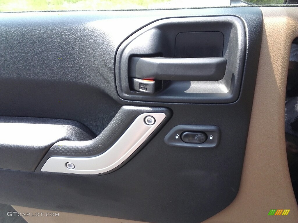 2017 Wrangler Sahara 4x4 - Black / Black/Dark Saddle photo #11