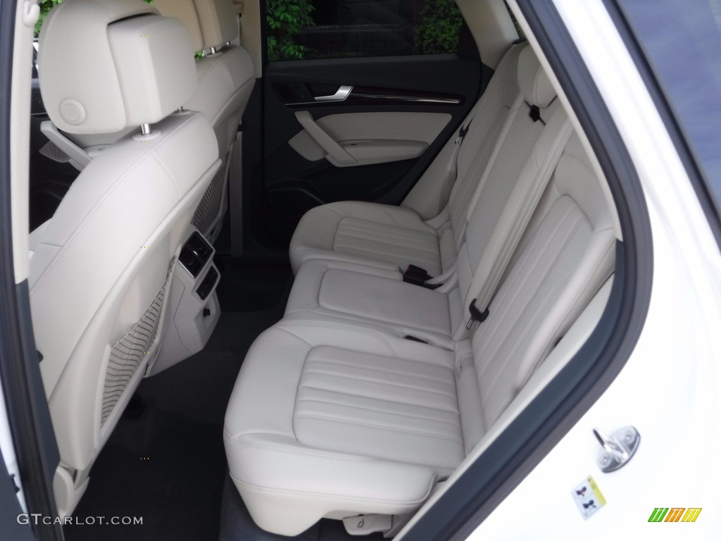 2018 Audi Q5 2.0 TFSI Premium Plus quattro Rear Seat Photo #120142322