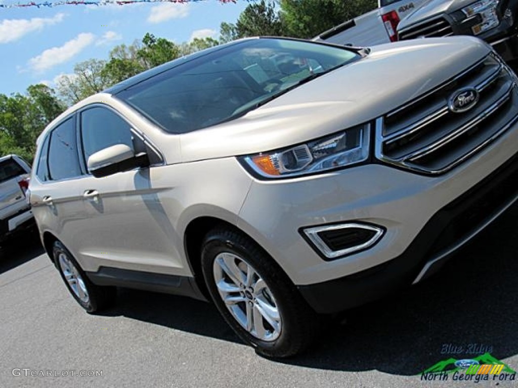 2017 Edge SEL - White Gold Metallic / Dune photo #36