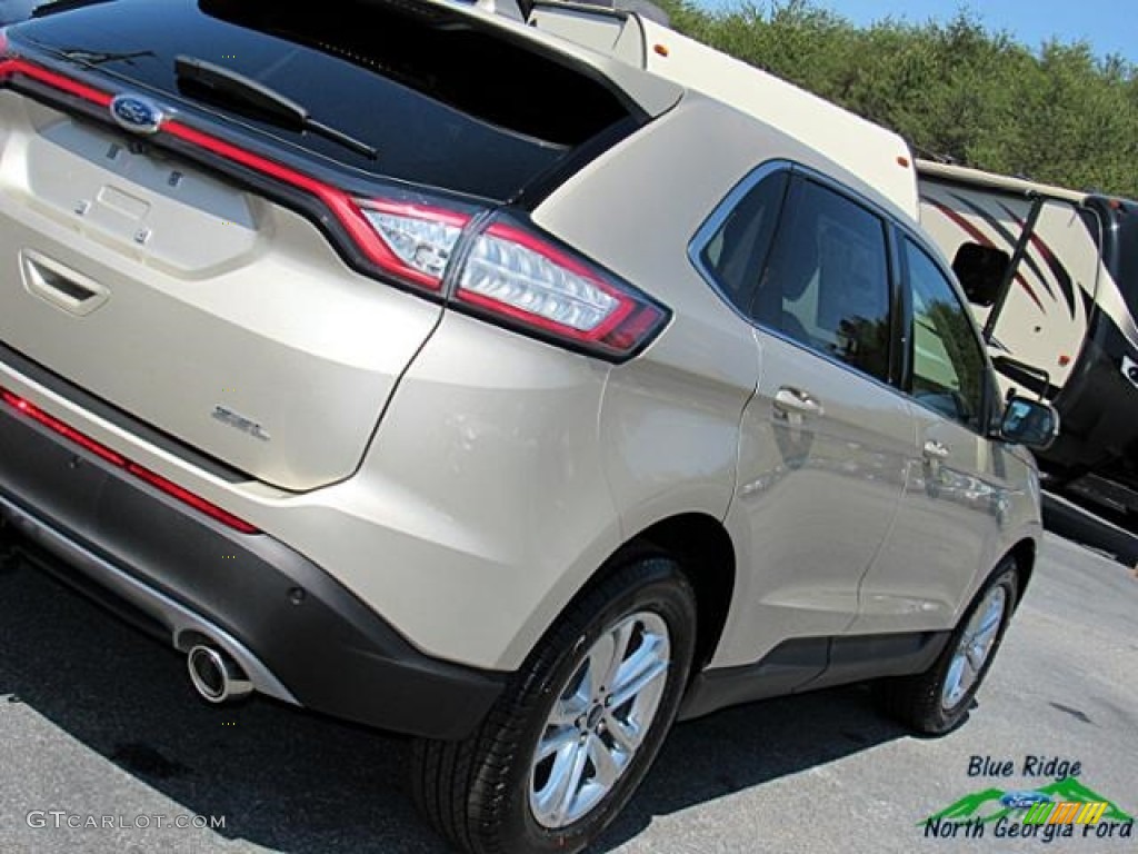 2017 Edge SEL - White Gold Metallic / Dune photo #37