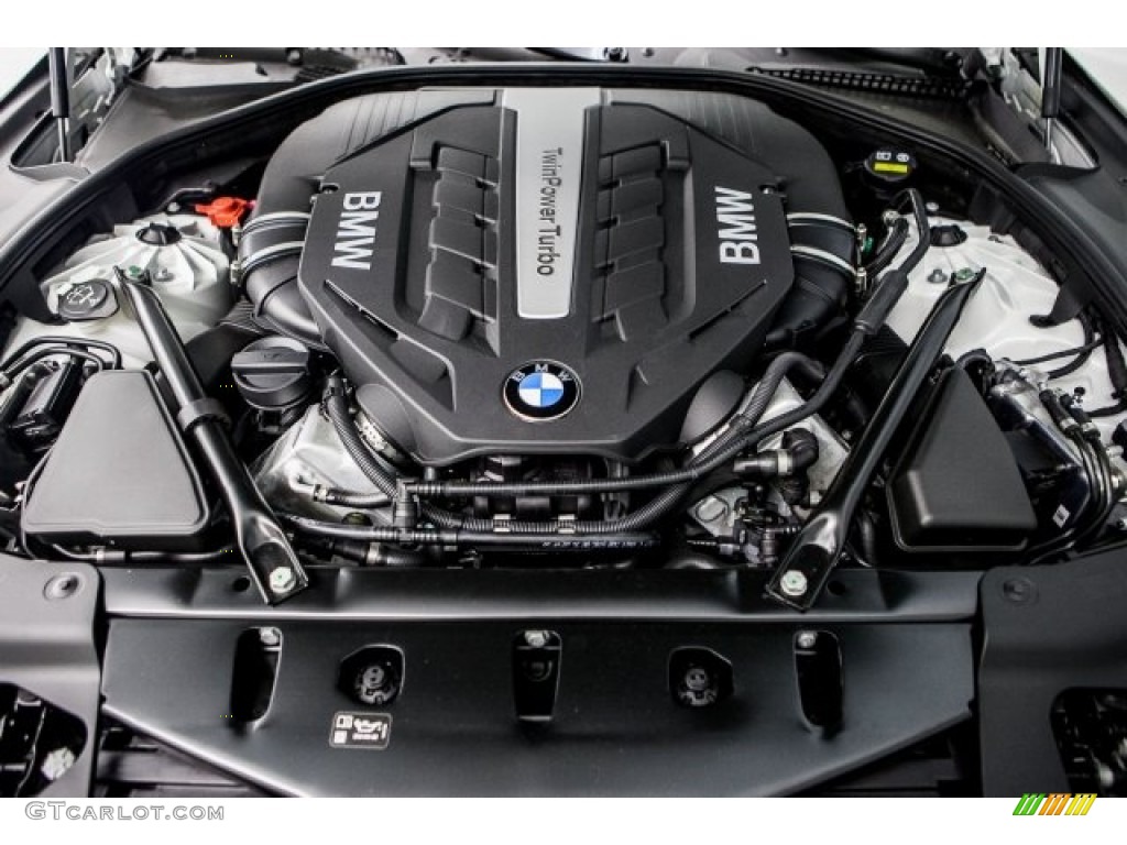 2017 BMW 6 Series 650i Convertible Engine Photos