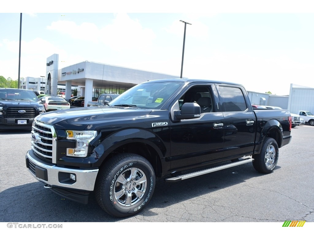 2017 F150 XLT SuperCrew 4x4 - Shadow Black / Earth Gray photo #3