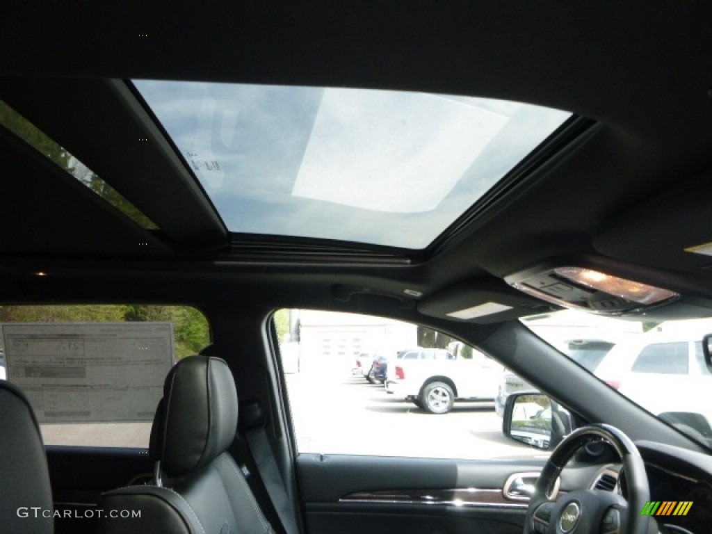 2017 Grand Cherokee Overland 4x4 - Ivory Tri-Coat / Black photo #10