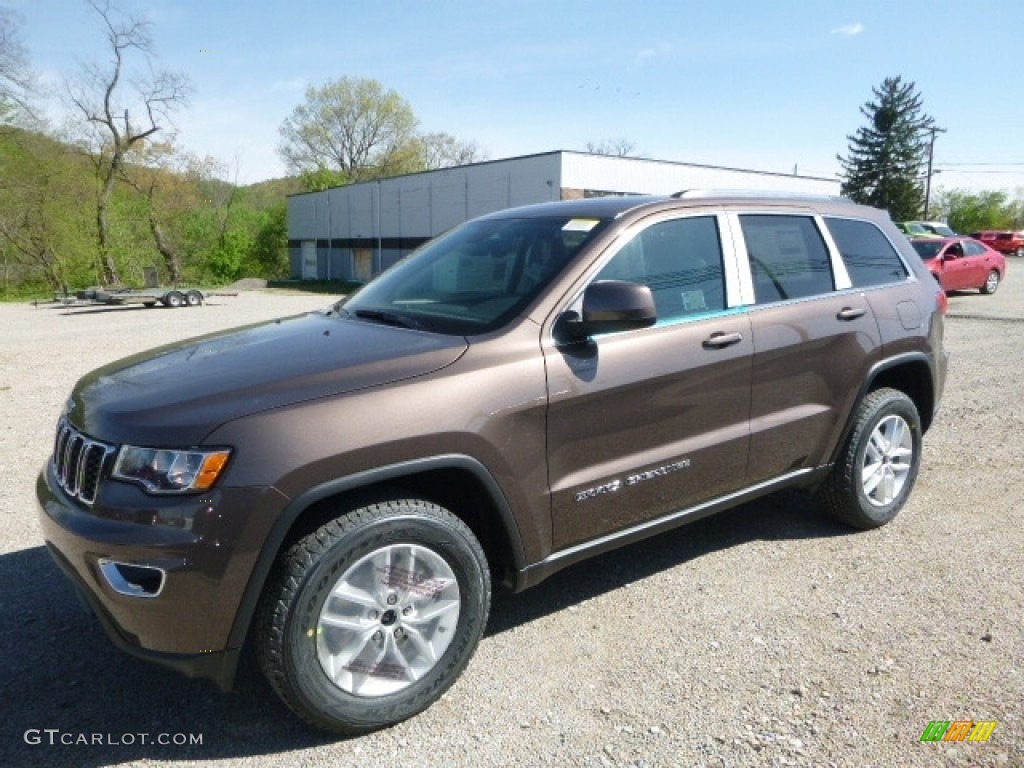 2017 Grand Cherokee Laredo 4x4 - Walnut Brown Metallic / Black photo #1