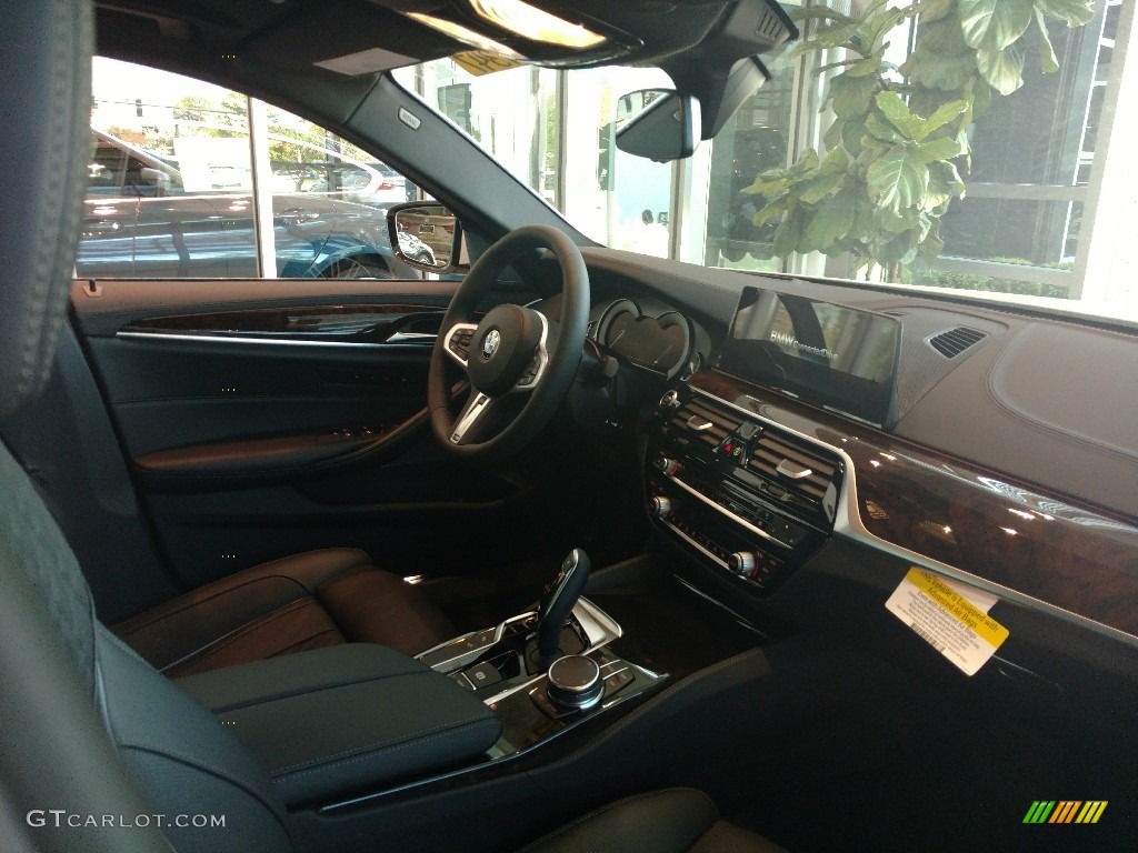 2017 5 Series 540i xDrive Sedan - Alpine White / Black photo #5